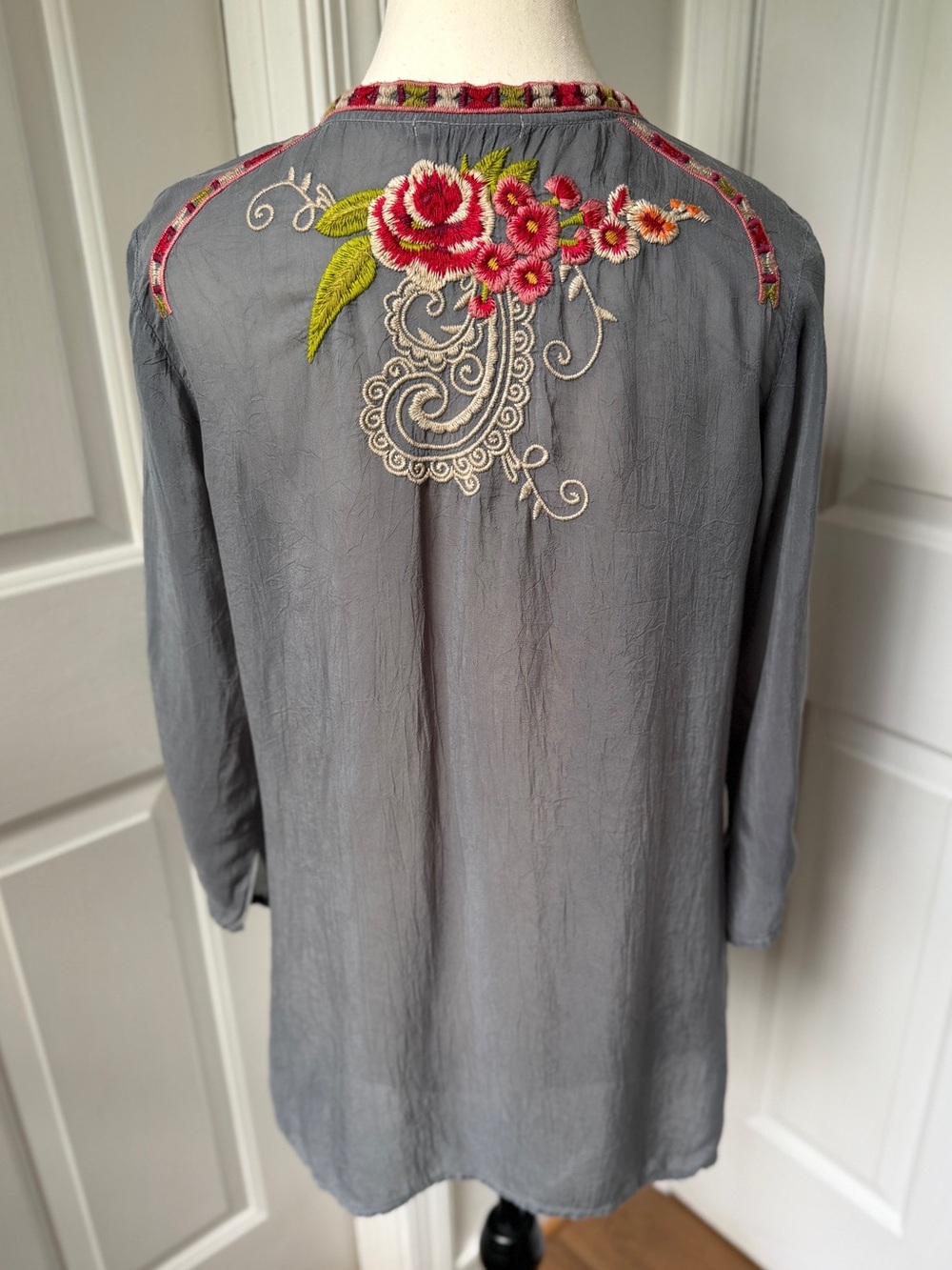 Johnny Was Embroidered Tunic Blouse XS - Picture 3 of 5